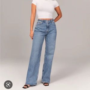 Abercrombie 90’s Relaxed High Rise Jean 24